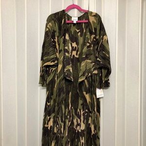 Lularoe camo Shirley NWT